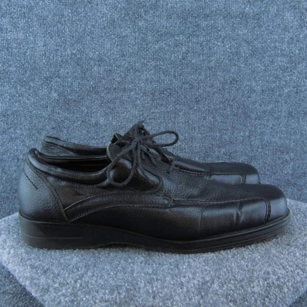 Claiborne welcome shoe